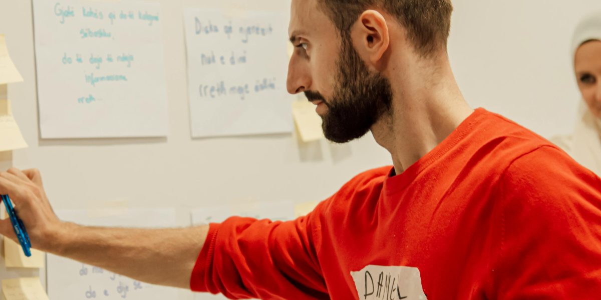 Teams at UIUC work together to filter through information overload and make smart tech bets.