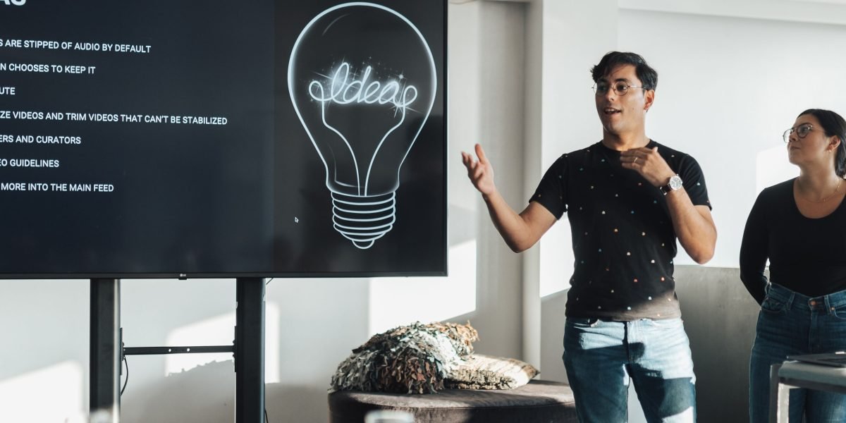 Professionals discuss emerging trends like AI-powered learning and micro-credentials to adapt to new educational methods.